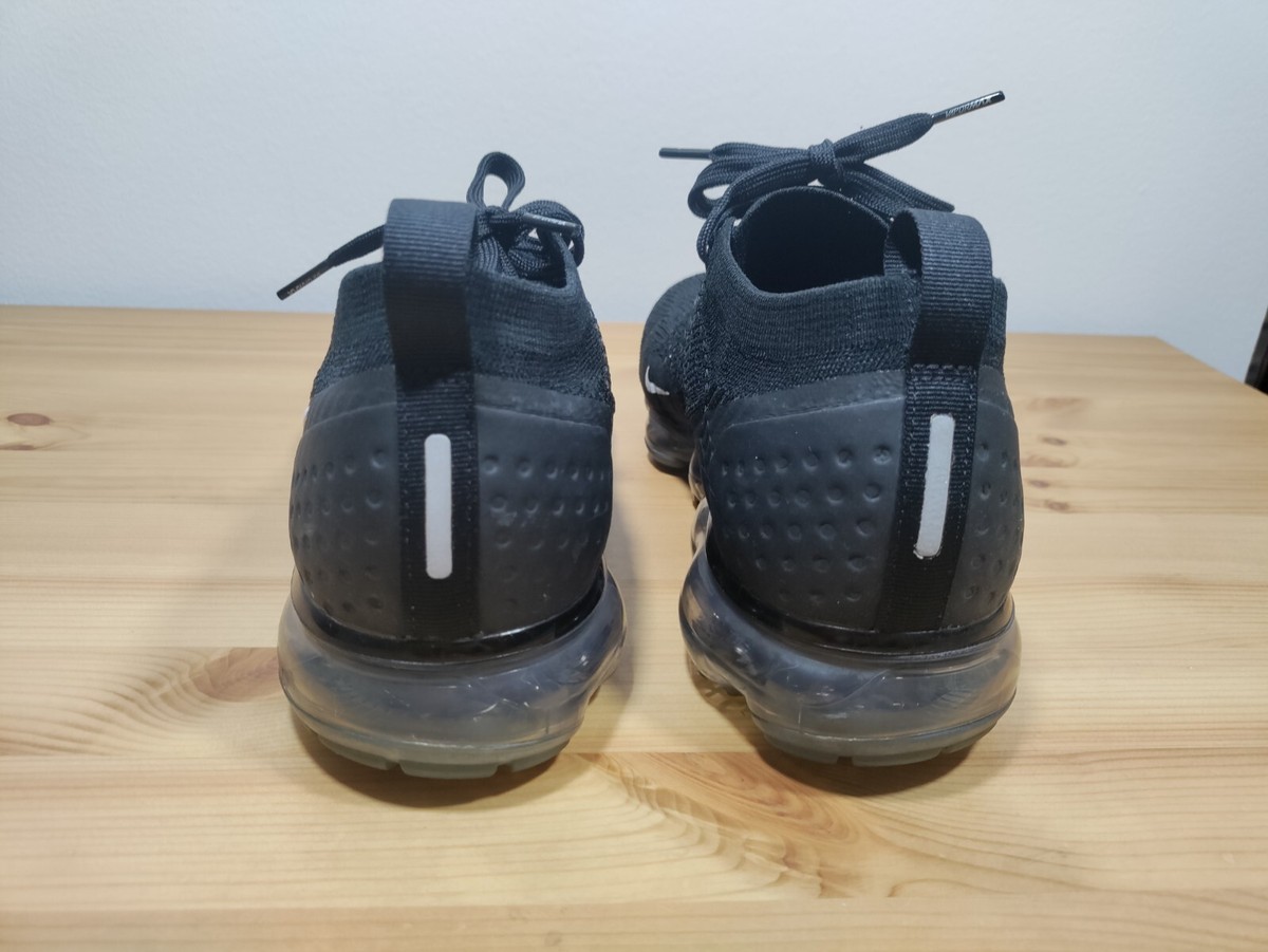 Size 10.5 - Nike Air Vapormax Flyknit 2 Black White Mens Size 10.5 - Nike Air Vapormax Flyknit 2 Black White Mens