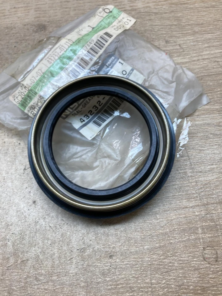 43232 01J10 4323201J10  Front wheel hub Fits for Nissan Patrol Y61 - Bild 3 von 4