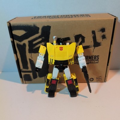 Transformers Generations Selects Deluxe Class  WFC Tigertrack Complete With Box