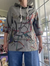 Inoah Cozy Hoody Top S – Abstract Artsy Print, Front Pocket, 3/4 Sleeves