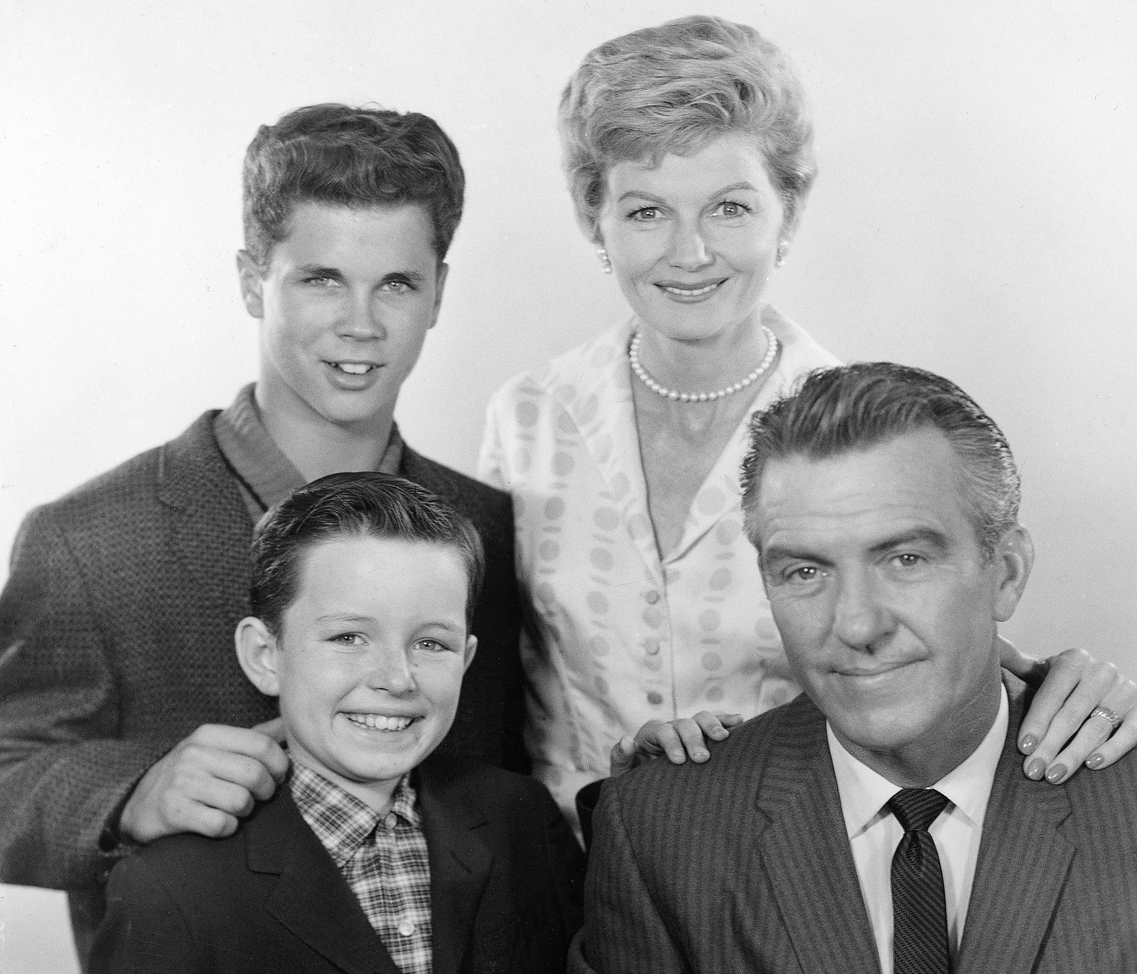 Leave It To Beaver Posing In Family Black And White 8x10 Picture Celebrity Print