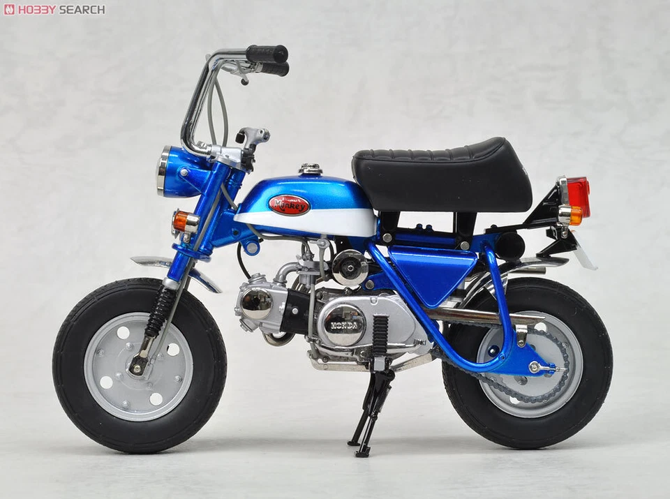 EBBRO 1/10 Scale HONDA MONKEY Z50Z Blue Color w/Original Box - Image 3 of 4