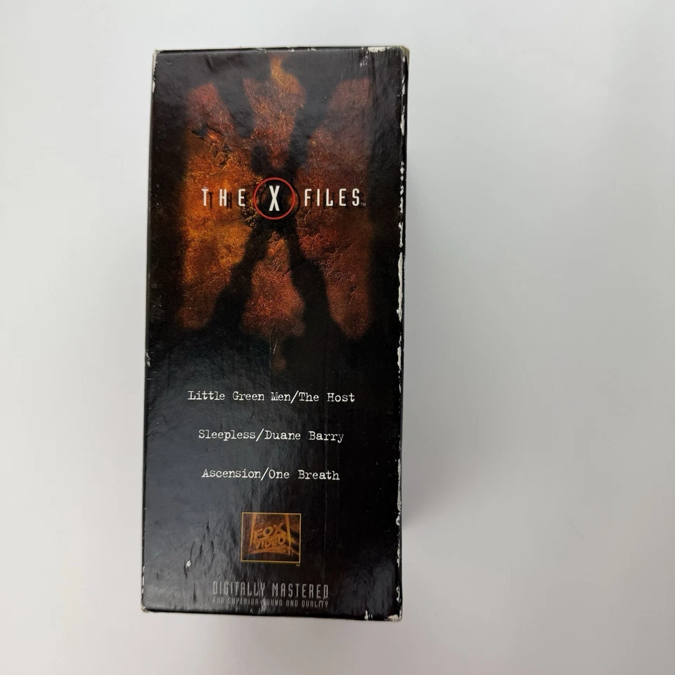 The X Files Box Set 3 VHS Tapes 1997 6 Episodes Season 2 - Image 4 of 4