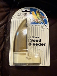 PENN-PLAX-Pet Bird PARAKEET  2 Week Seed FEEDER Vintage