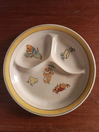 Roseville Juvenile Divided Plate ~ Fancy Cat, Pig, Rabbit, Chick, Duck