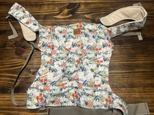 NIB NWT Happy Baby Revolution (Forward Facing Option) Carrier Baby Carrier