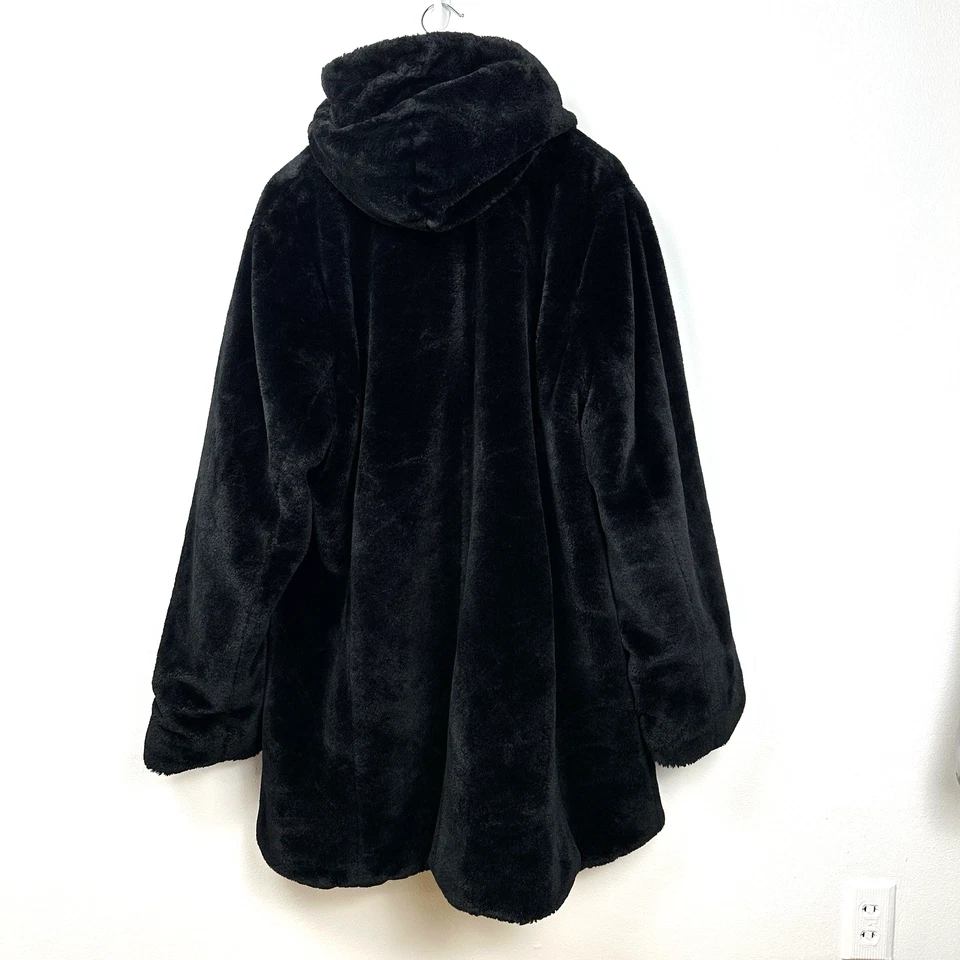 Abrigo Dennis By Dennis Basso para mujer negro con capucha de piel sintética 2X clásico elegante preppy Foto 2 de 4