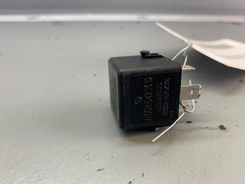 134604 Relais MERCEDES-BENZ A-Klasse (W168) A0025421319 A 160