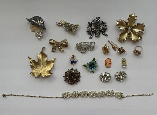 Vintage Costume Jewelry Lot Brooch Pins Rhinestone Craft Repair Harvest Upcycle