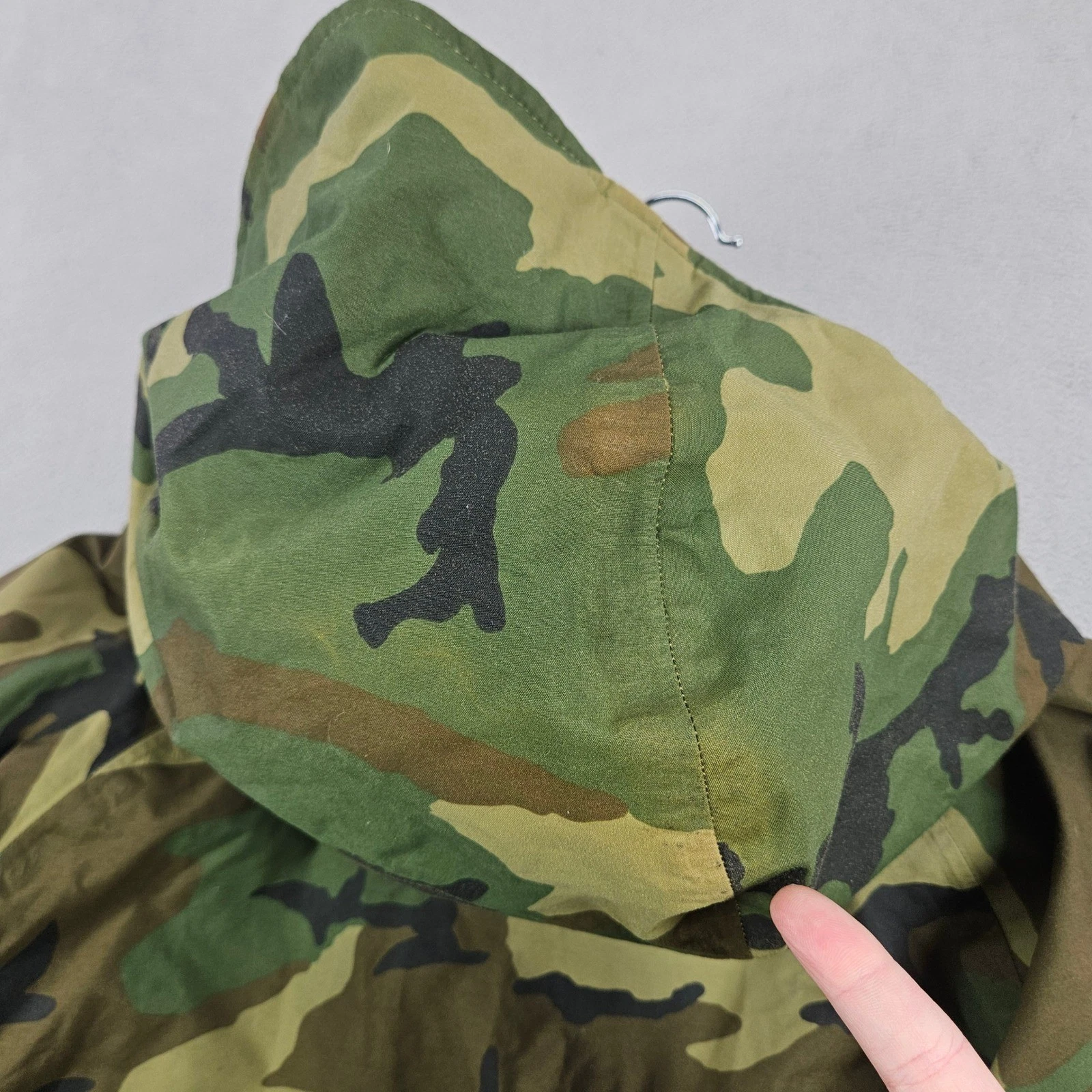 US Military Extended Cold Weather Parka Mens XL Hooded Camo Woodland Jacket - product detail image 17
