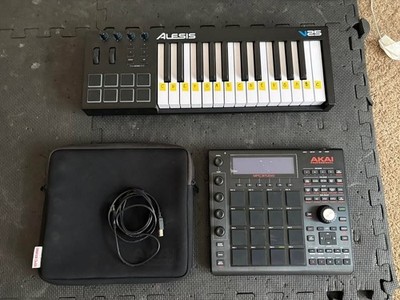Akai Professional MPC Studio Black with case, Alesis v25 Midi Keyboard