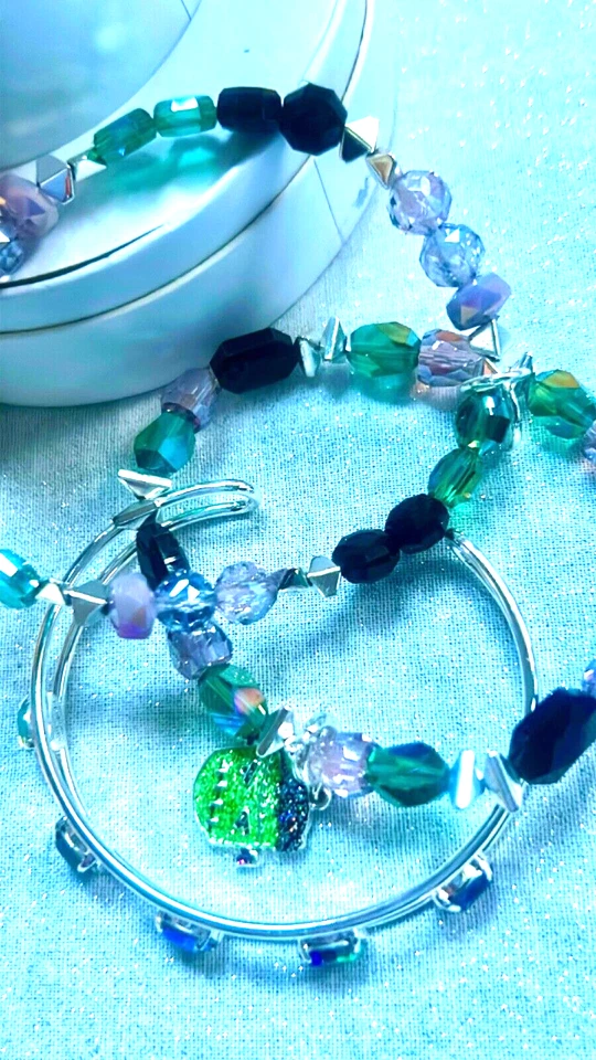 Pulsera Fiesta Bomba Monstruo Haloween Brazalete Pilas de Cristal Foto 2 de 4