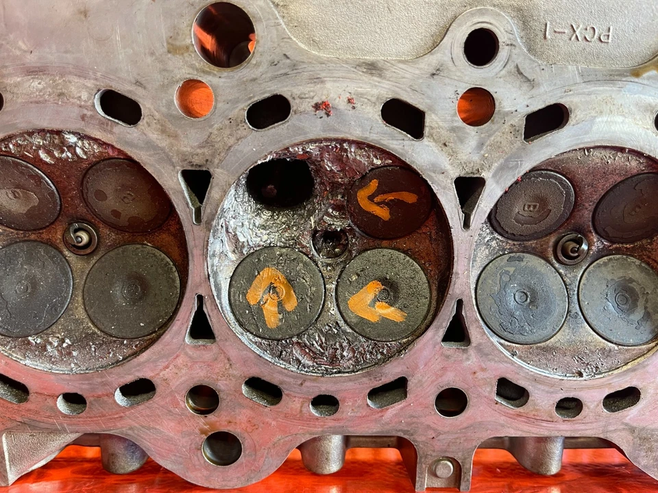 00-05 HONDA S2000 F22C1 F20C1  CYLINDER HEAD - 🤷‍♂️CORE🤷‍♂️  - 💥DAMAGED💥 OEM - Image 3 of 4