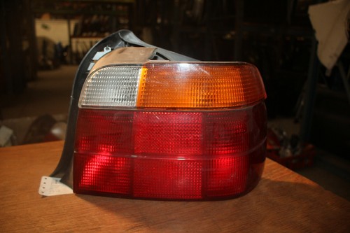 BMW 3ER (E36) 91-97 LIM. *RÜCKLICHT/HECKLEUCHTE* RECHTS 06/1994 COMPACT