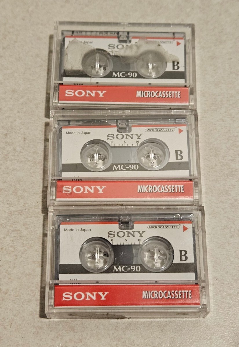 SONY PRESSMAN M530V MICRO CASSETTE RECORDER W/CASSETTES