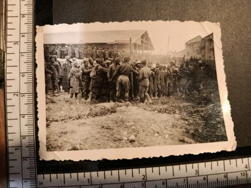 GERMAN WW2: Military B&W photo of HEER (ARMY) SOLDIER.  #0034