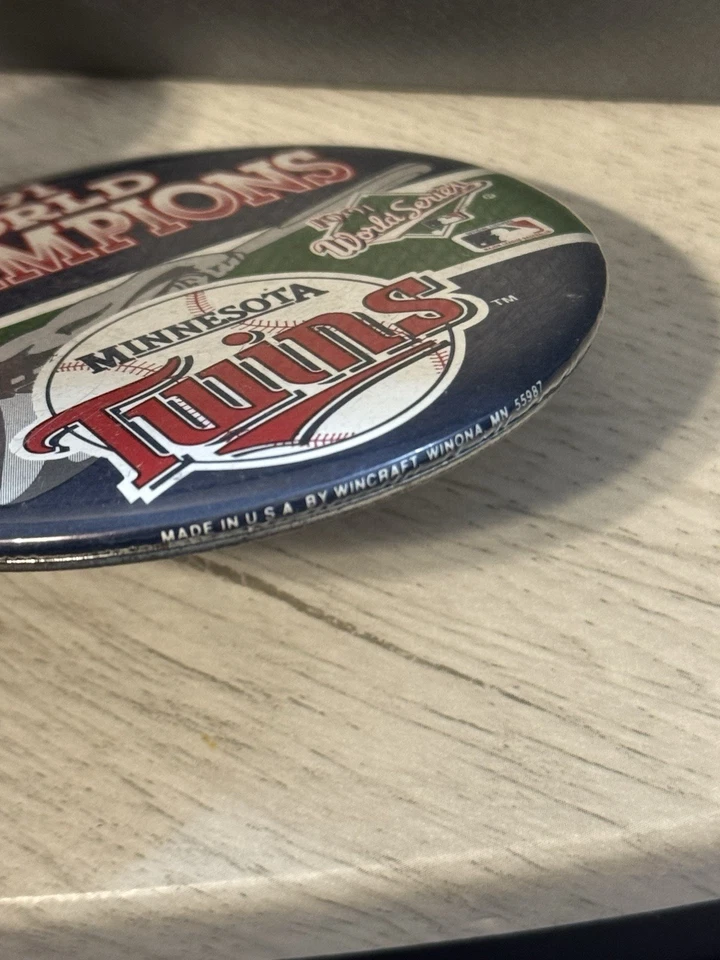 MINNESOTA Twins Baseball Sports '91 World Series 3 1/2" Button USA PIN - Image 2 of 3