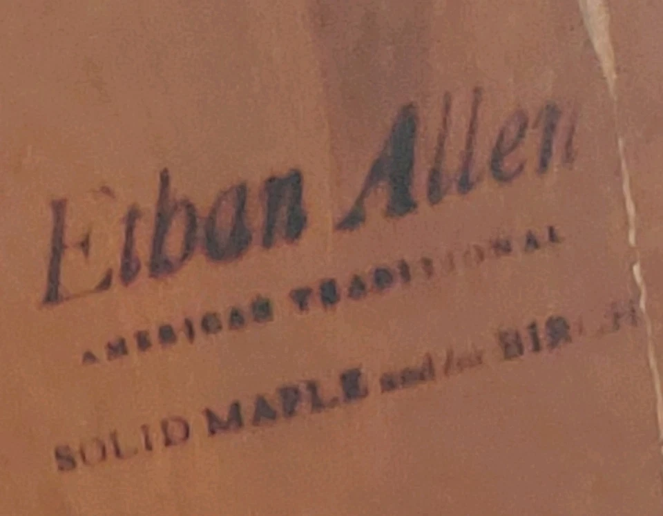 Gabinete servidor Ethan Allen China arce vintage  Foto 2 de 4