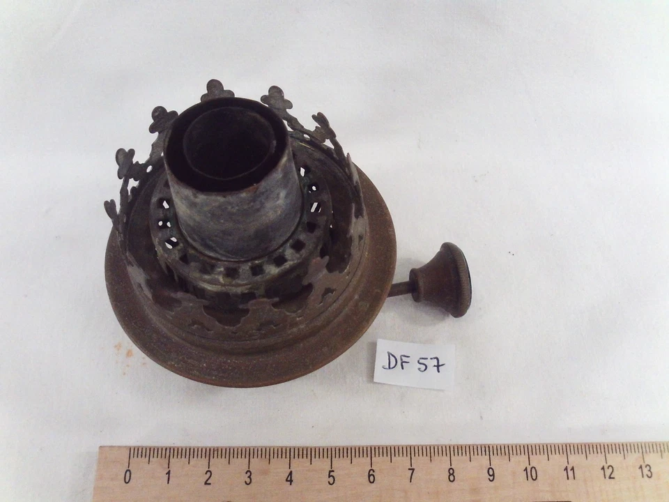 Bec en laiton pour lampe à pétrole 14 '" base Ø 39,5 mm griffe Ø 54 mm (DF57) - Photo 2/4