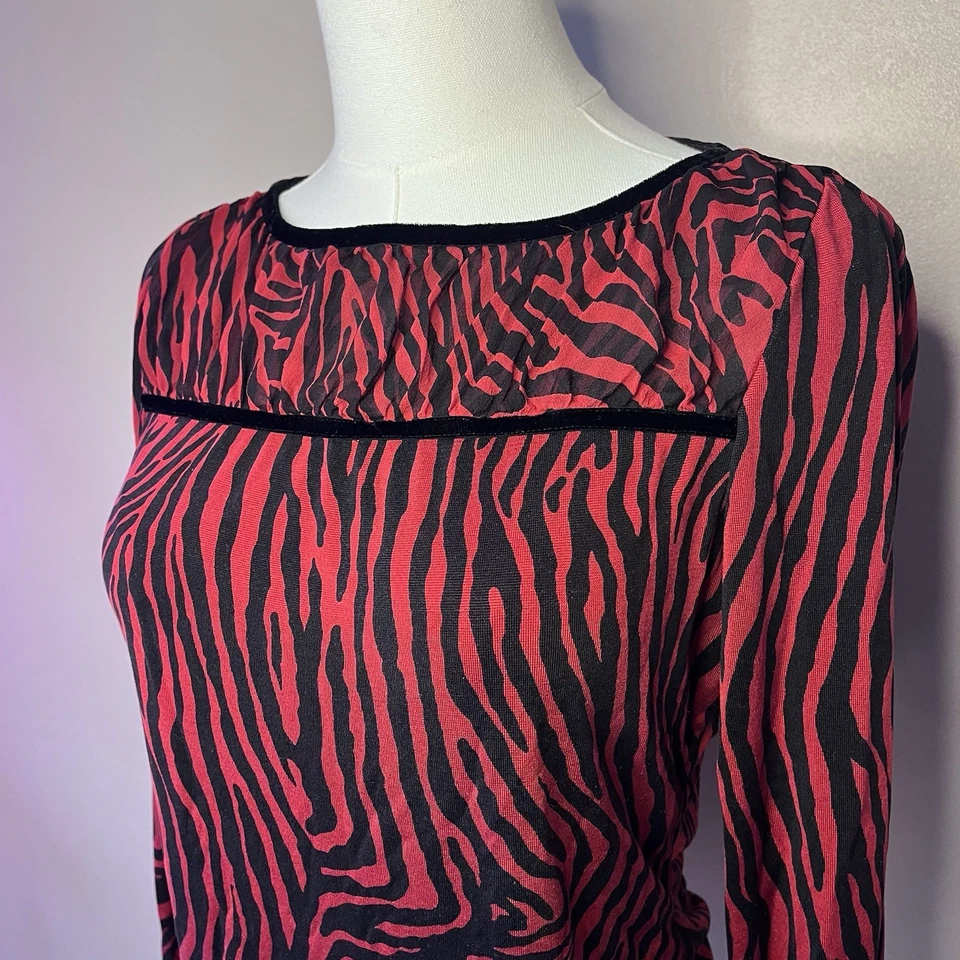 Blusa Y2K Vintage Estampado Cebra Roja Manga Larga Talla S Foto 3 de 4