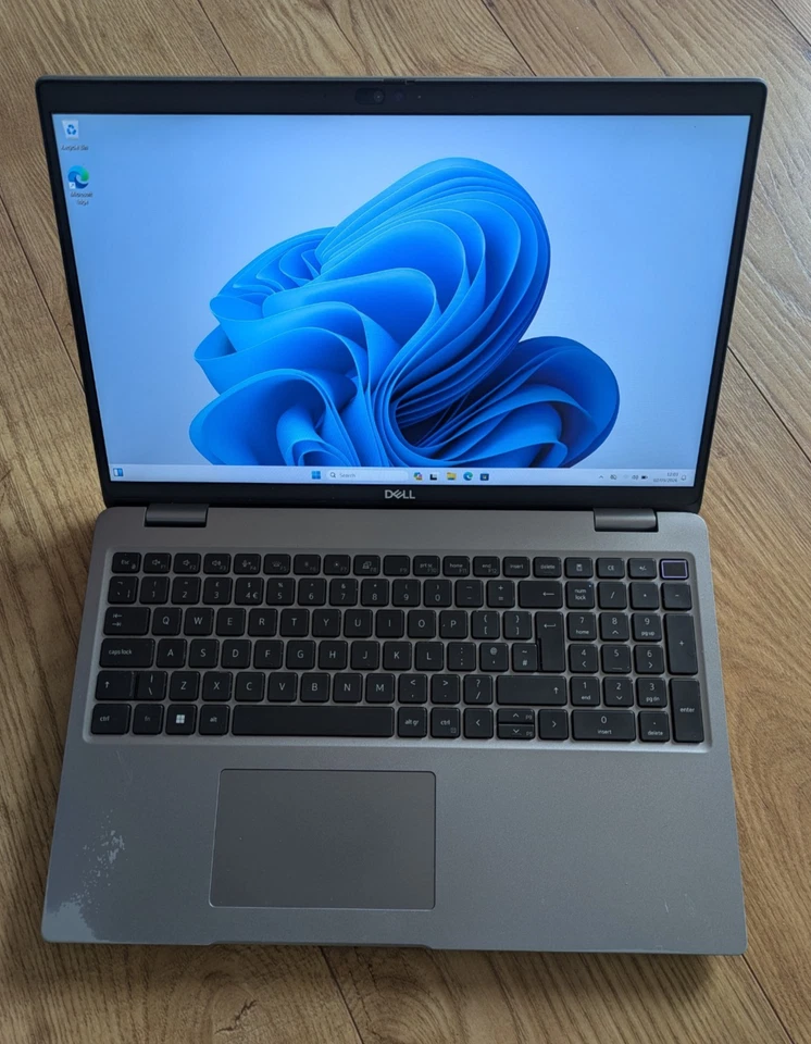 Dell Latitude 5540 · i5-1335U · 8GB · 256GB, photo 1 of 5