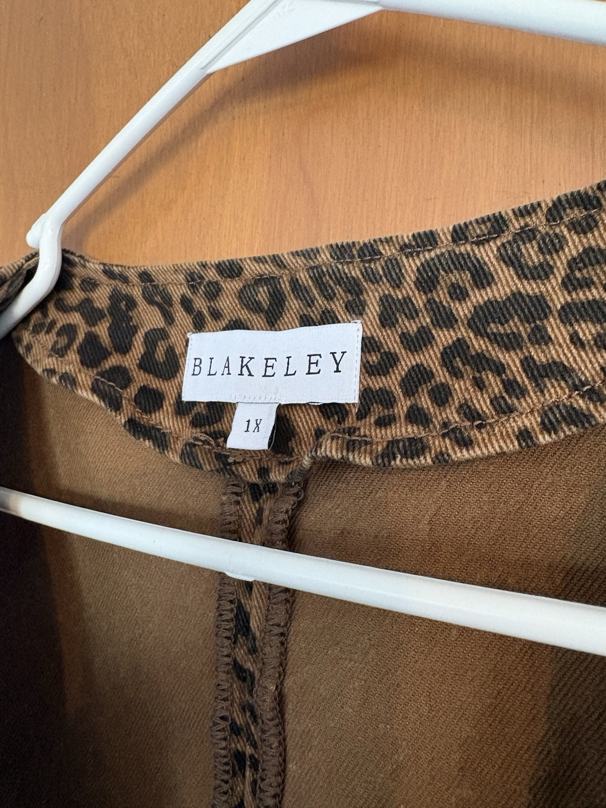 Blakeley Leopard Print Button Front Sleeveless Ve… - image 3