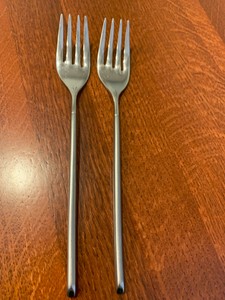 2 Pottery Barn Dinner Forks Flatware Willow Pbn38 18 10 Silverware