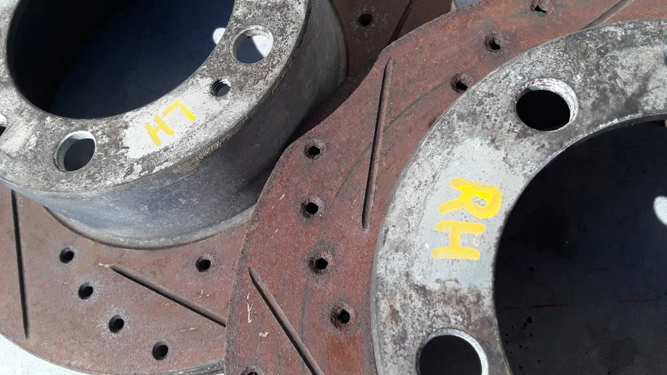 1986-1989 PORSCHE 944 FRONT LEFT & RIGHT SIDE BRAKE ROTOR VENTED DISC SET OEM - Image 3 of 4