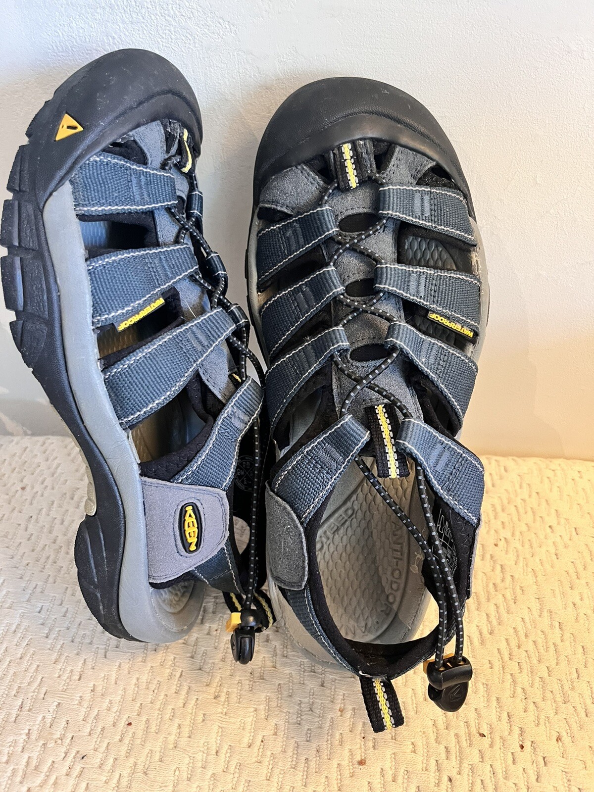 Sandali Keen Newport outdoor escursionismo trail uomo taglia 8 blu navy grigio impermeabili usati in ottime condizioni