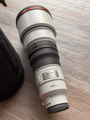 Sony FE 300mm f/2.8 GM OSS direkt bei Sony gekauft (13.11.2025) mit Garantie