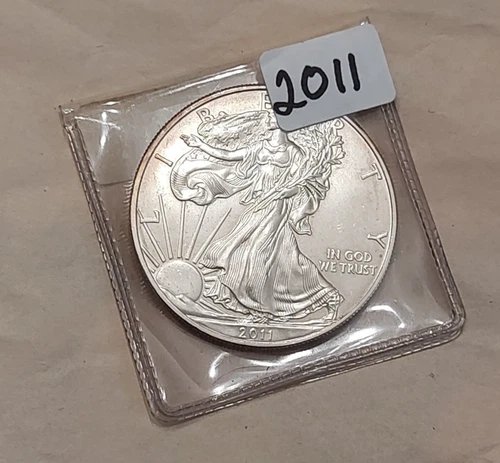 2011 American Silver Eagle  Coin 1 oz  Uncirculated 1 Ounce ASE  .999 silver