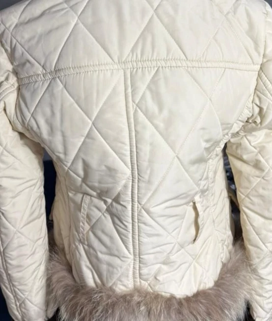 VERO MODA WOMEN’S CREAM QUILTED JACKET WITH FAUX FUR TRIM & COLLAR – SIZE 44 - Image 3 of 4