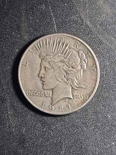 1921 U.S. Peace silver dollar - Solid XF/AU - decent luster, uniform grey  stQ55