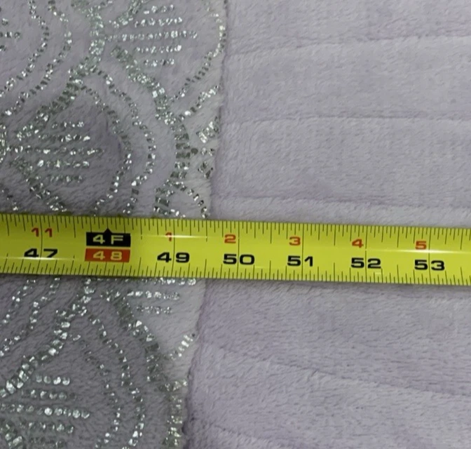 Manta para niños Pillowfort cola de sirena púrpura claro plata escalas brillantes objetivo Foto 3 de 4