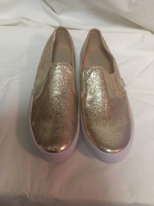 g by guess flats