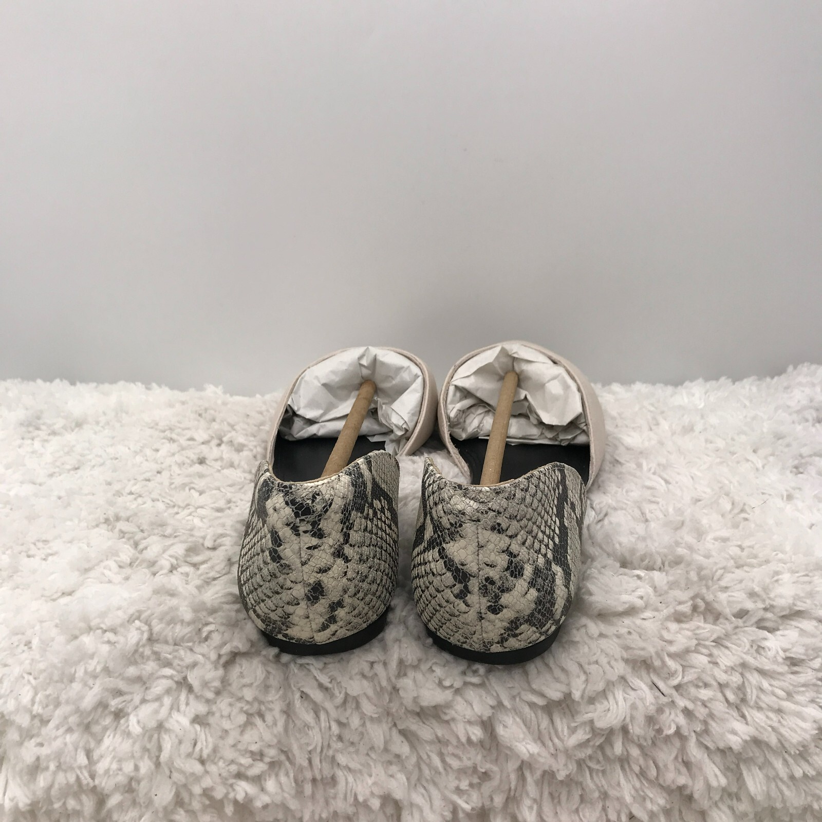 Hush Puppies Shoes Womens 7 Loafers  Sadie D'Orsay Ivory Snake leather Slip-on