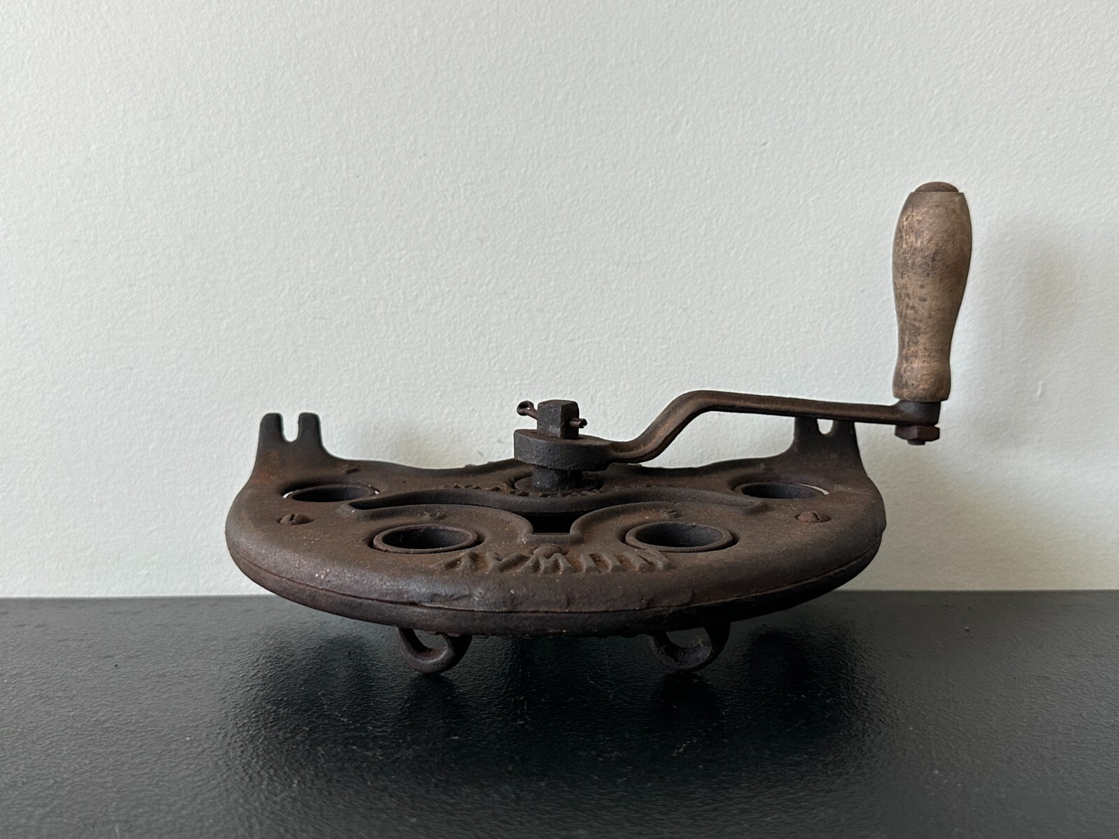 Rare Antique Primitive "NUWAY" 4 Hook SMILEY FACE Cast Iron Rope