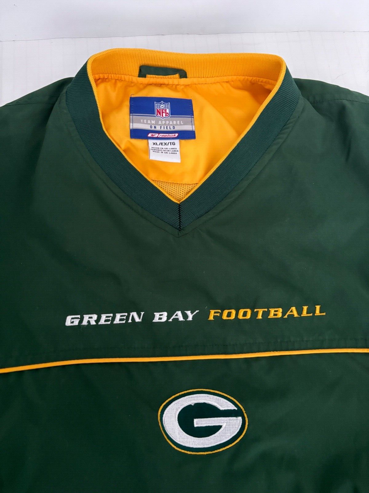 VINTAGE Green Bay Reebok NFL Team Apparel On Field V neck windbreaker