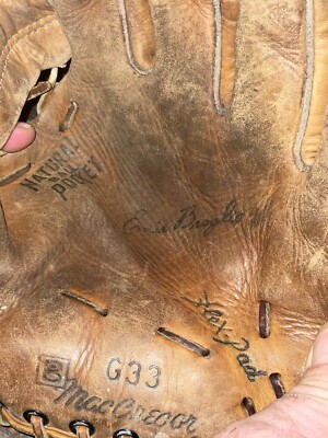 VNTG MacGregor G33 RH Baseball Glove, Ernie Broglio Owners Name