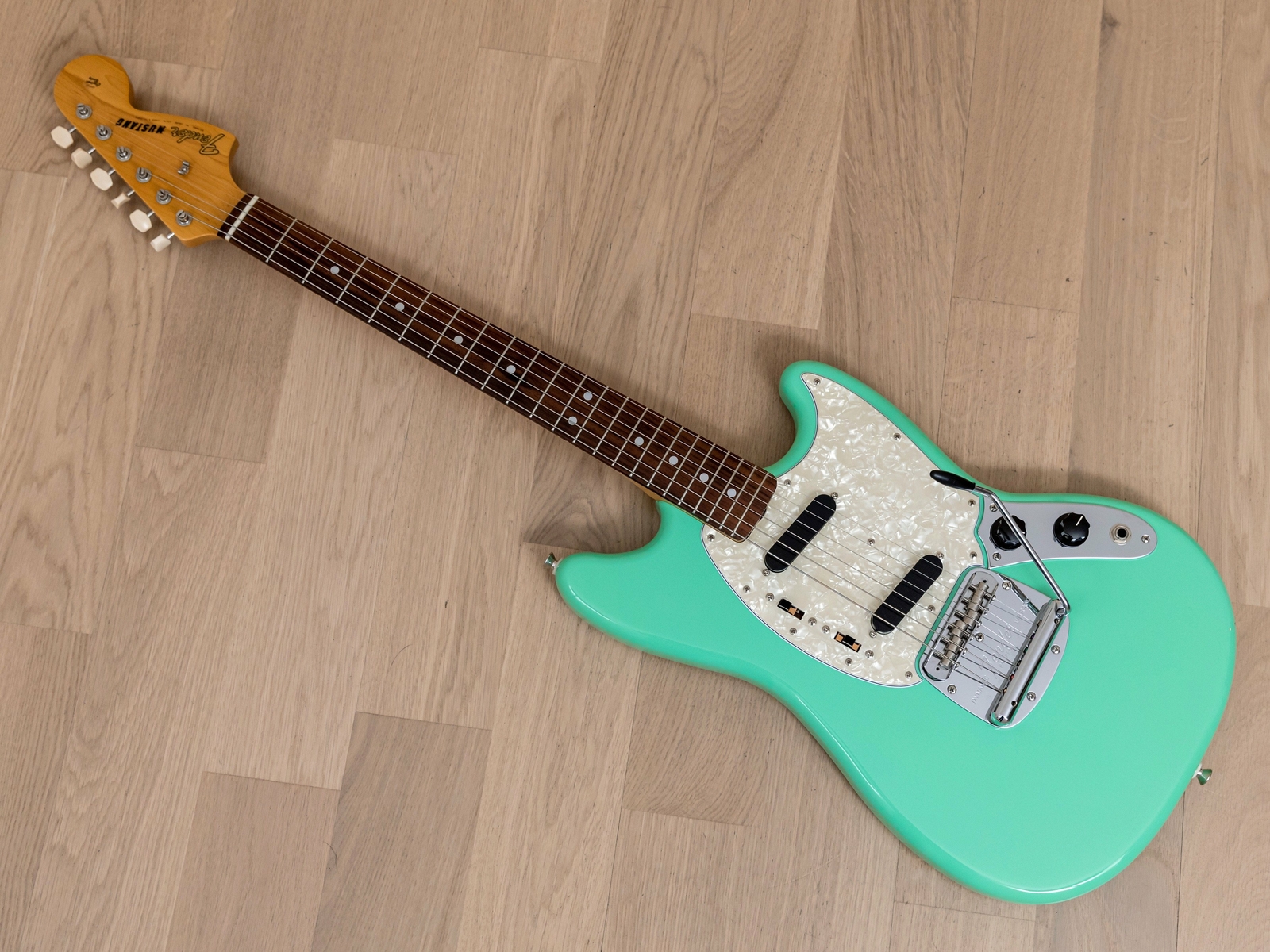 Fender Japan Mustang (セミハードケース付き)