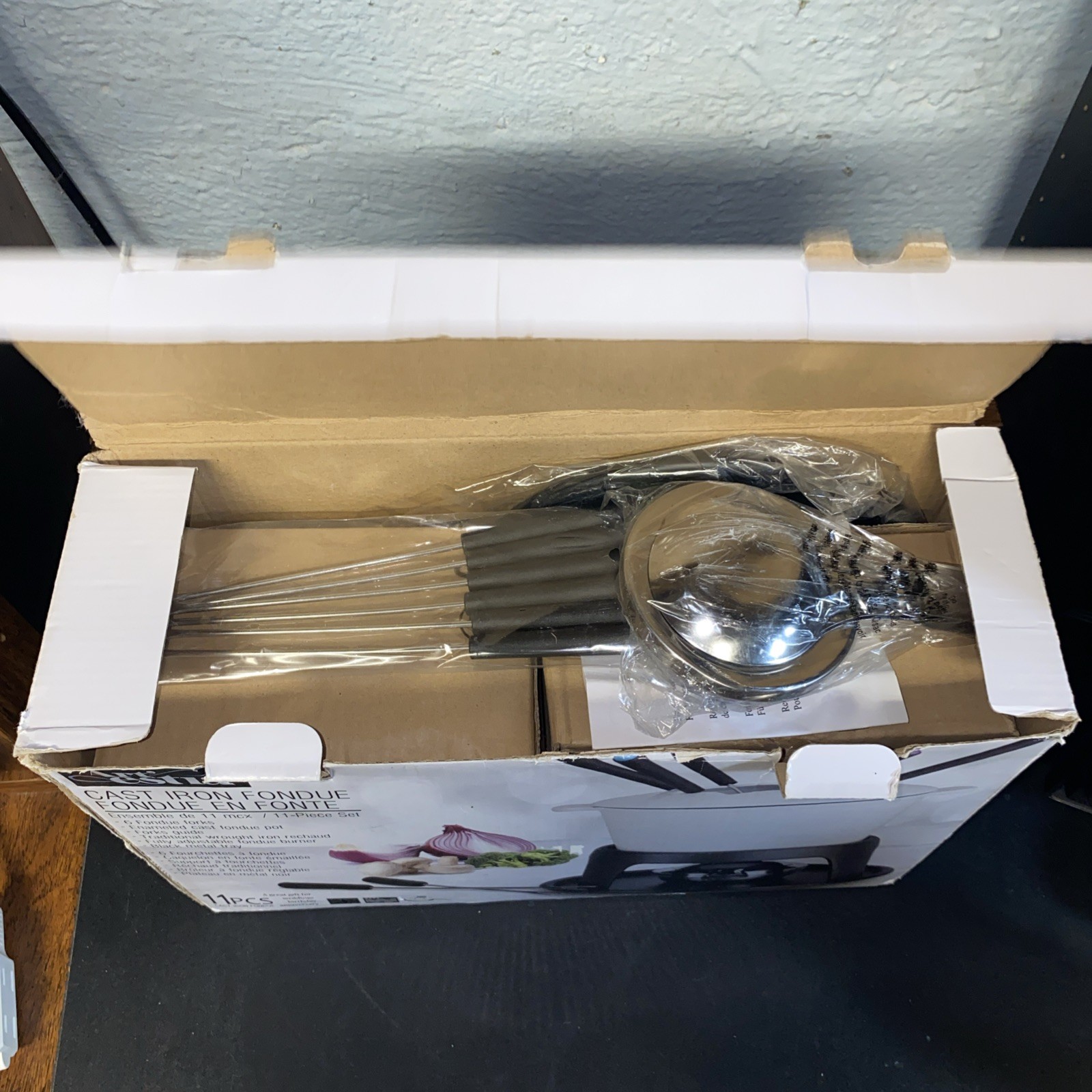 Artestia White Cast Iron Fondue Set Meat Chocolate Cheese Holiday Wedding Gift