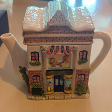 Toy Shop House-Shaped Ceramic Teapot 1 Cup Glossy White w/ Lid Handle