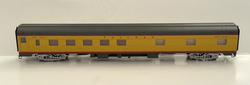 Coche de pasajeros Walthers escala HO Union Pacific 85' Budd 10-6 dormitorios 932-6354 | Zustand: Used