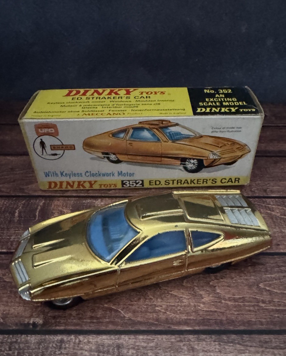 ミニカー DINKY TOYS ED STRAKERS CAR Dinky 352, Ed Strakers Car - Free Price Guide & Review