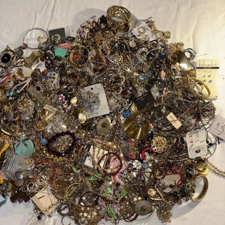 15 Pounds Vintage To Now Costume Jewelry For Parts Repair And Repurpose #8