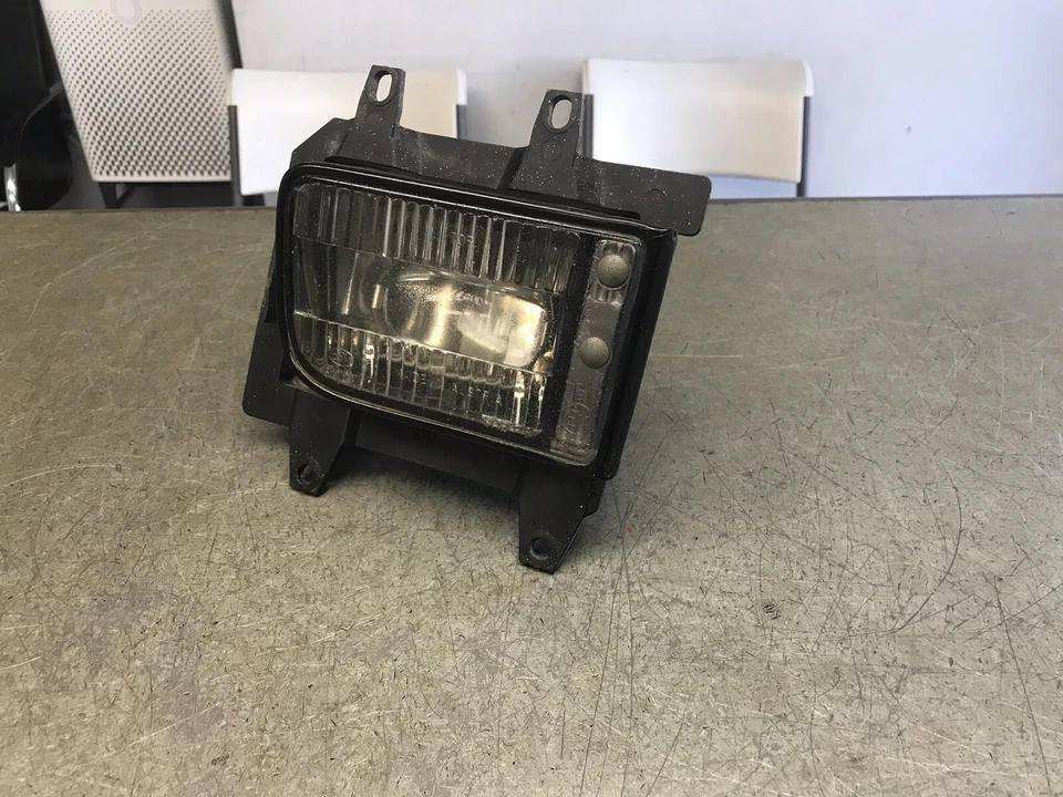 Оригинальная противотуманная фара для правой стороны BMW 318i 318is 325i 325is E30 1989 1990 1991 годов выпуска - Изображение 2 из 4