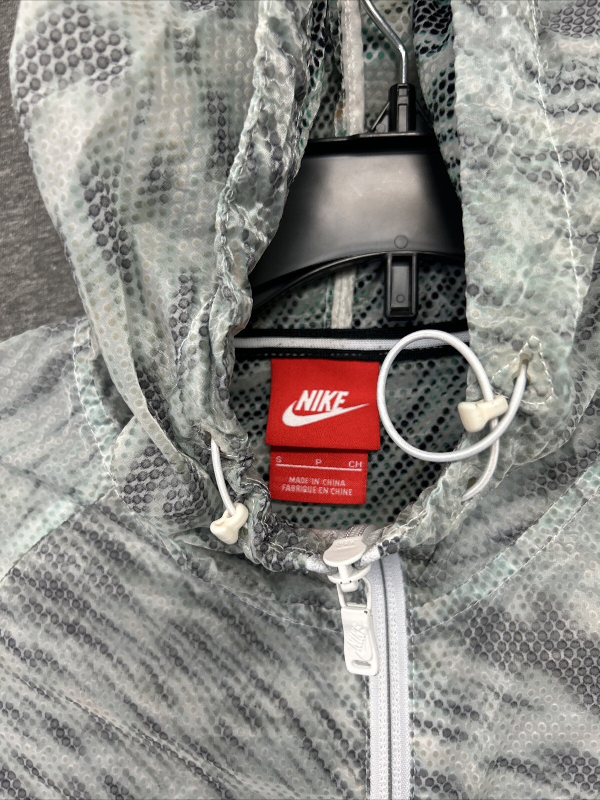 Nike Tech Hyperfuse Hooded Windrunner Jacket Wome… - image 3