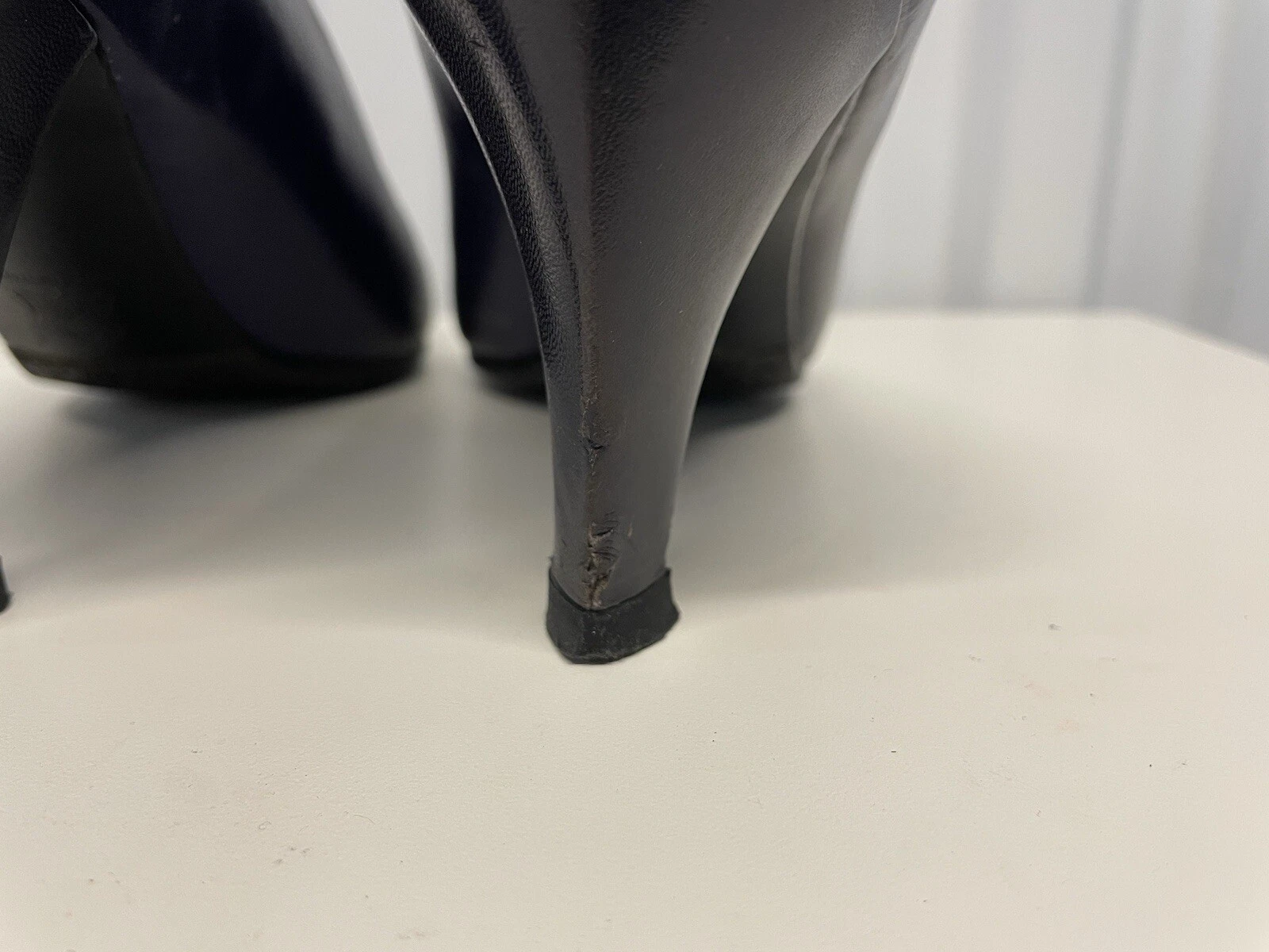 SAINT LAURENT (YSL) Scarpe decolte Yves Saint Laurent anni 80 pelle viola a punta tacco donna 7 37