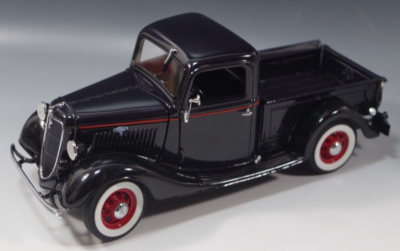 【レア絶版】DANBURY MINT社 1935 FORD PICKUP1:24 DANBURY MINT 1935 FORD PICKUP TRUCK RED COLOR 1/24 SCALE DIE CAST