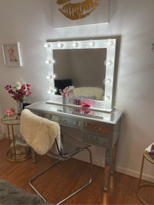 Large vanity mirror with lights 32 x 28 - Made in the USA